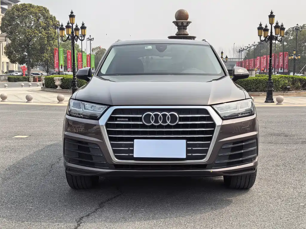 Audi Q7 2018 40 TFSI Comfort