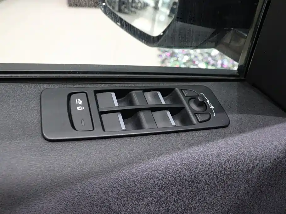 Land Rover Discovery Sport — миниатюра 18