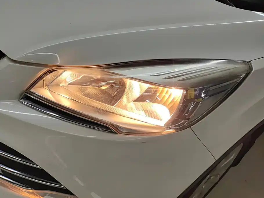 Ford Kuga — миниатюра 5