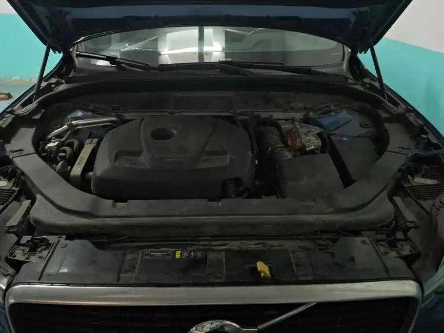 Volvo XC60 PHEV — миниатюра 10