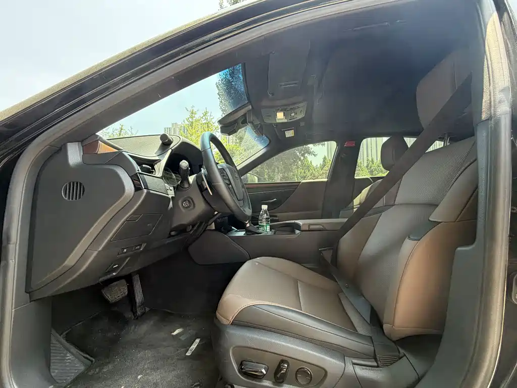 Lexus ES 2024 200 Premium