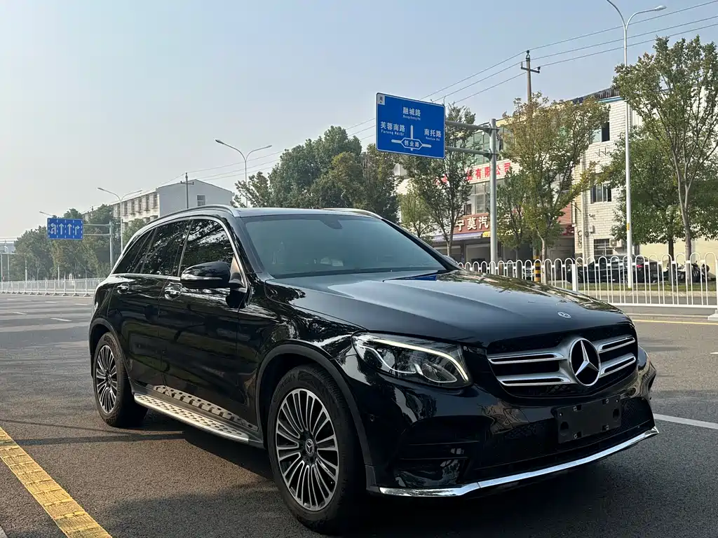 MERCEDES-BENZ GLC