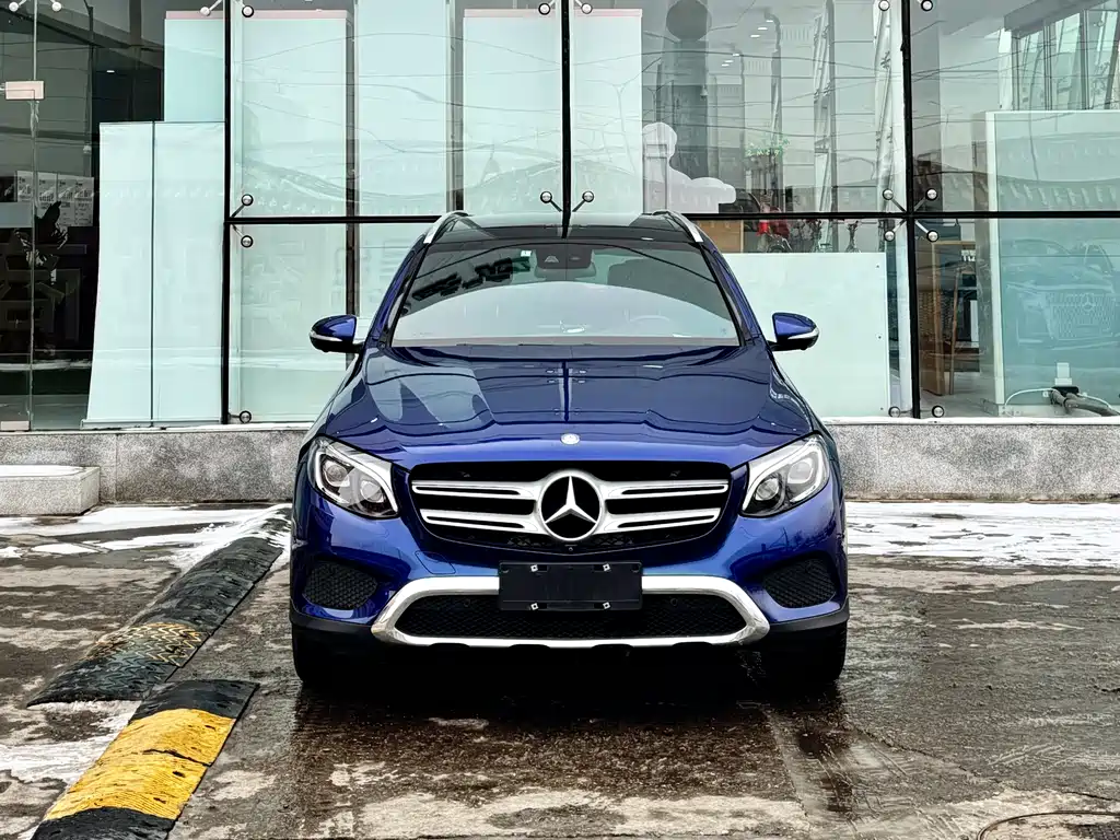 MERCEDES-BENZ GLC