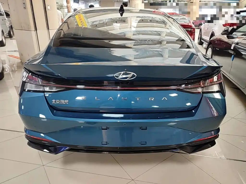 Hyundai Elantra — миниатюра 4
