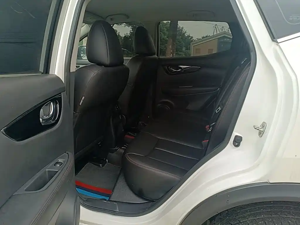 Nissan Qashqai — миниатюра 17