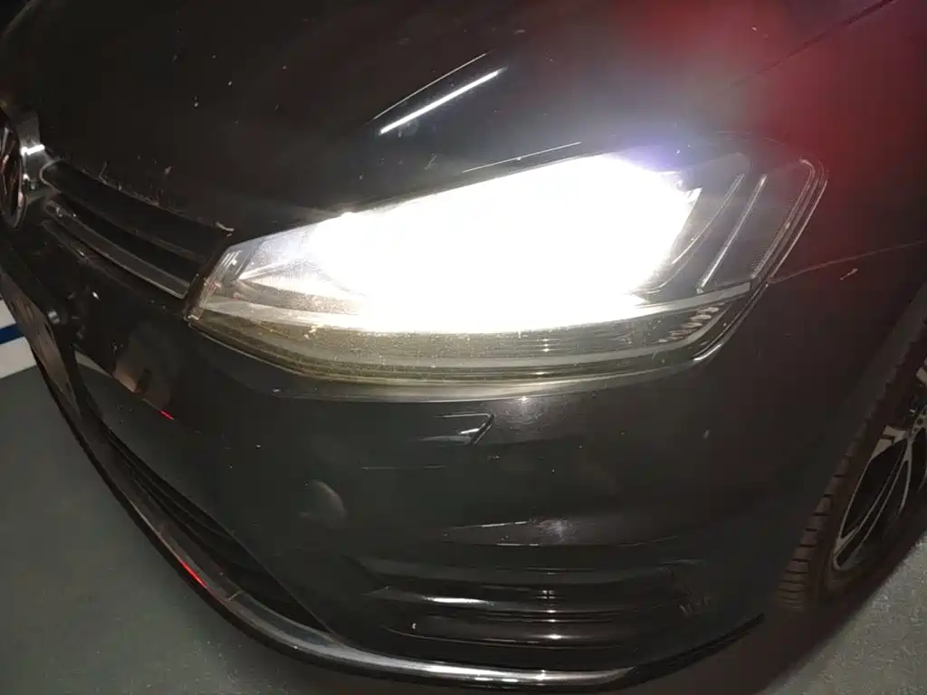 Volkswagen Golf — миниатюра 24