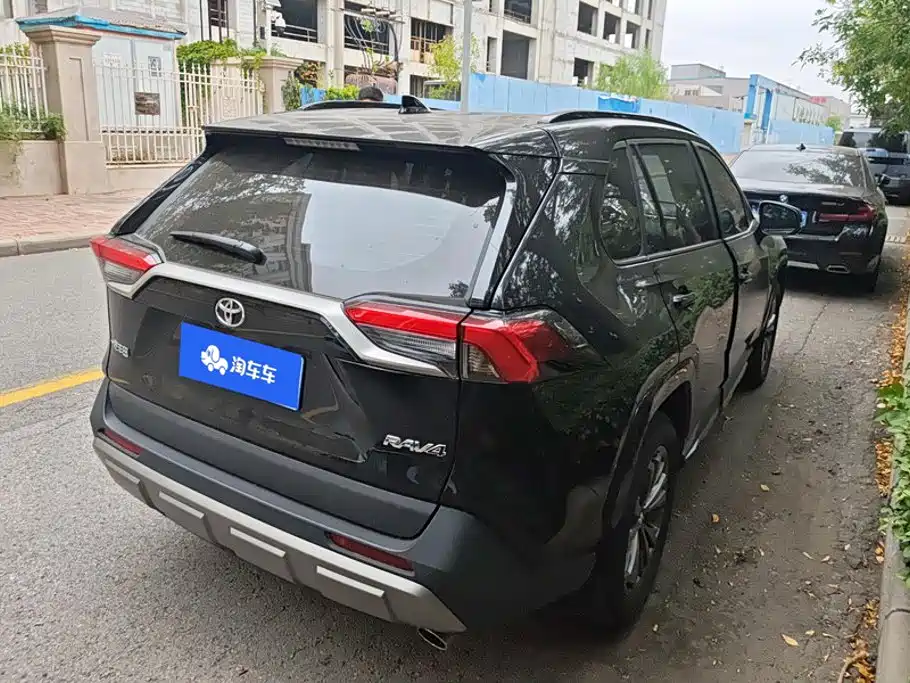 Toyota RAV4 — миниатюра 3