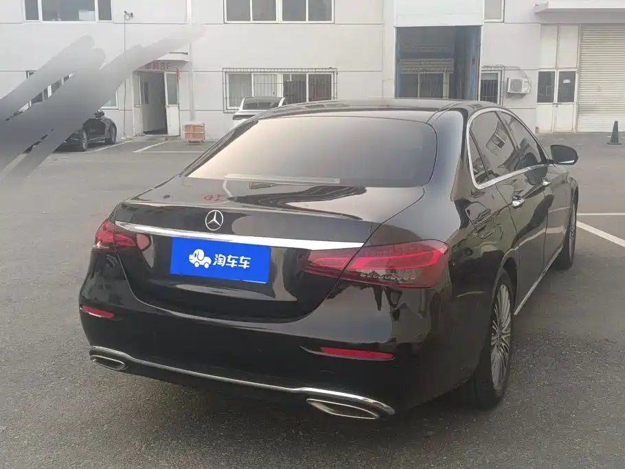 Mercedes-Benz E-Class — миниатюра 3