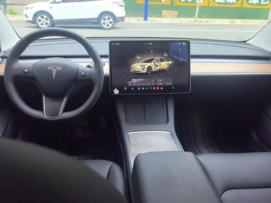Tesla Model 3 — миниатюра 12