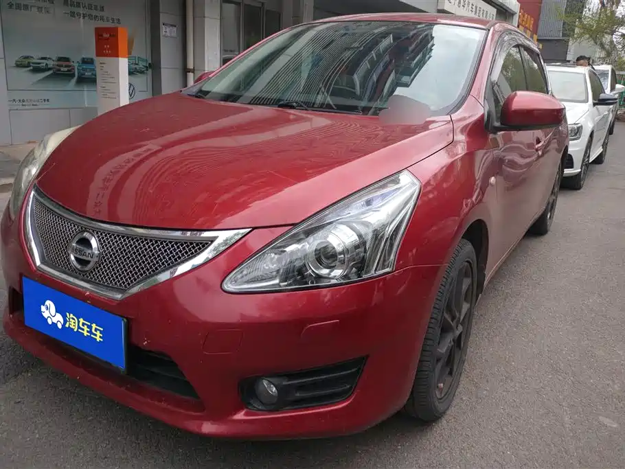 Nissan Tiida 2012