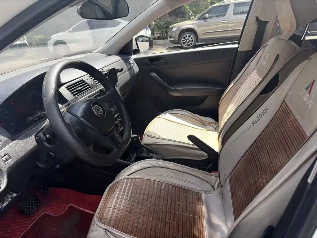 Volkswagen Santana — миниатюра 5