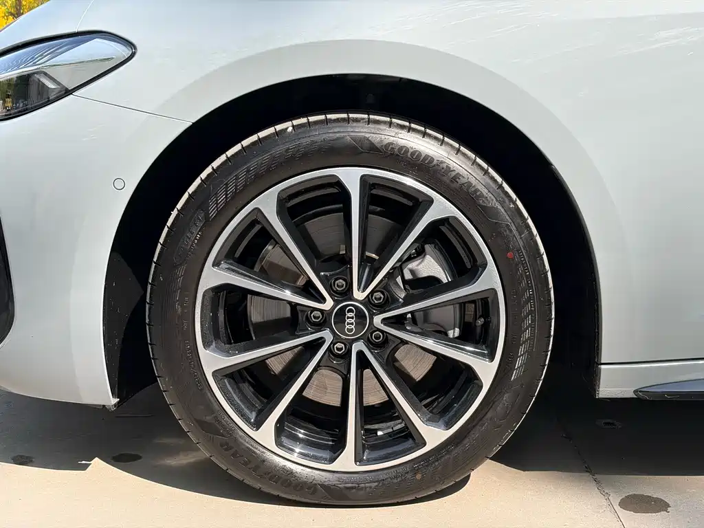 Audi A5L 2026 2.0T Sport