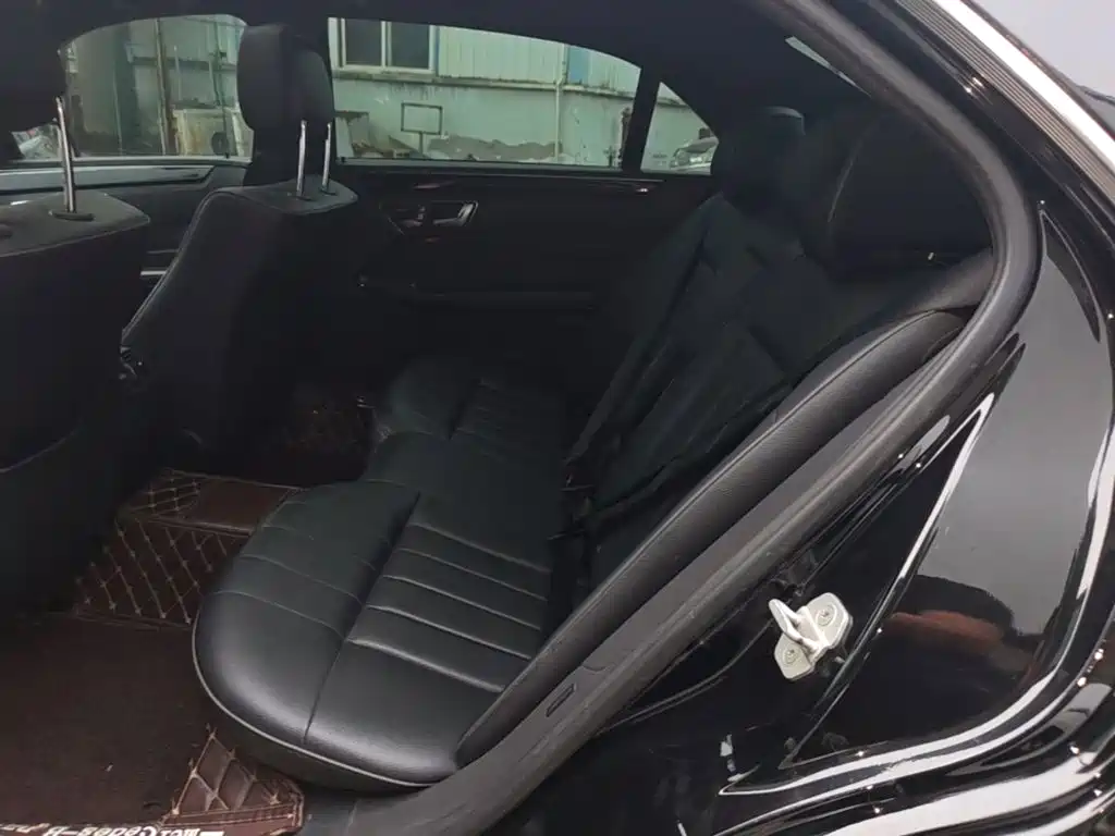 Mercedes-Benz E-Class — миниатюра 17