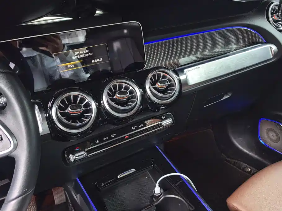Mercedes-Benz GLB — миниатюра 13