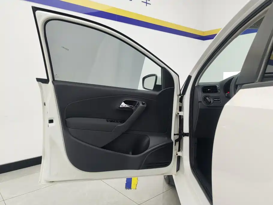 Volkswagen Polo — миниатюра 7