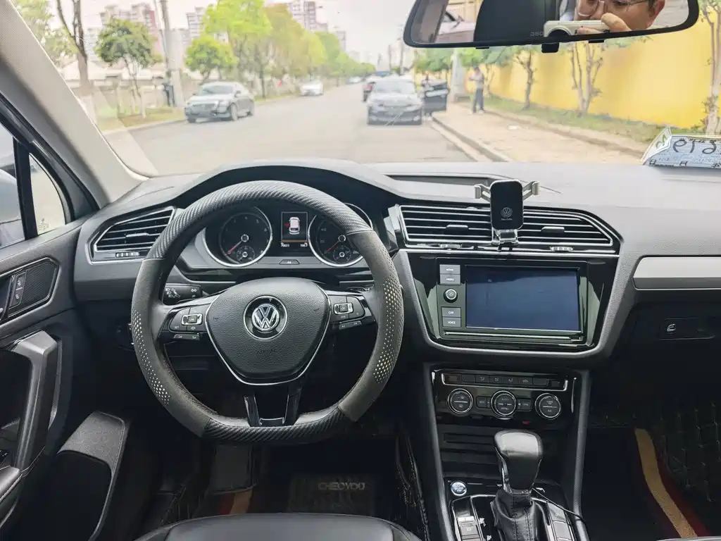 Volkswagen Tiguan L — миниатюра 8