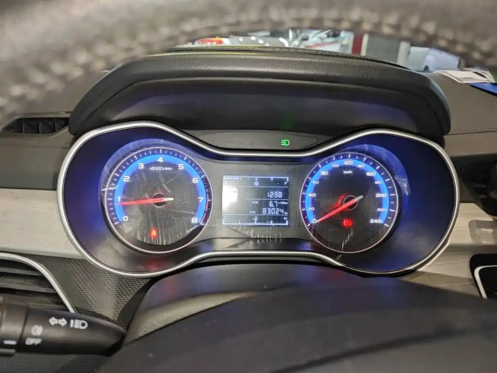 Geely Vision — миниатюра 12