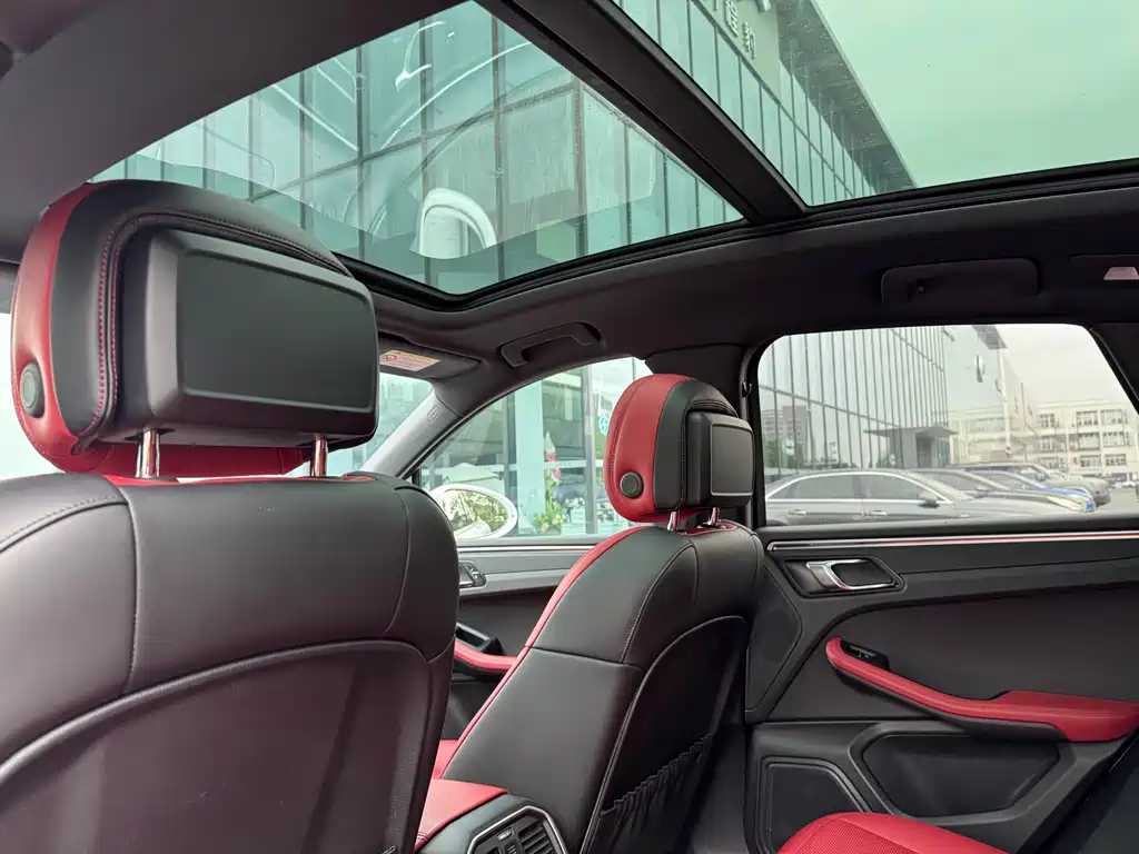 Porsche Macan — миниатюра 11