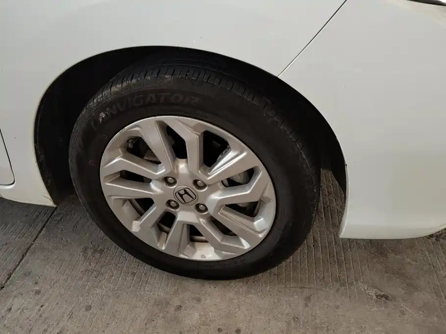 Honda Fit — миниатюра 6