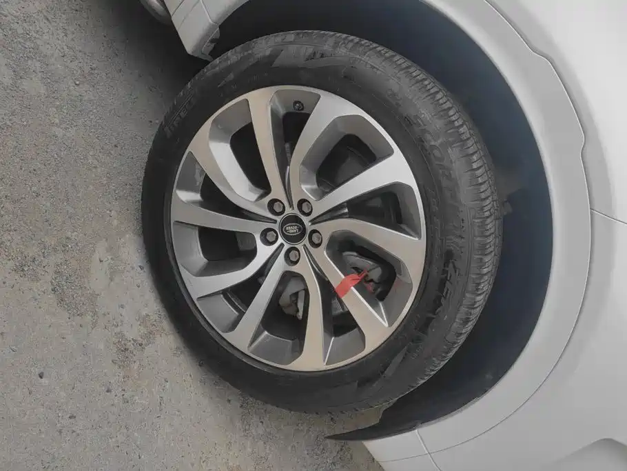 Land Rover Discovery Sport — миниатюра 6