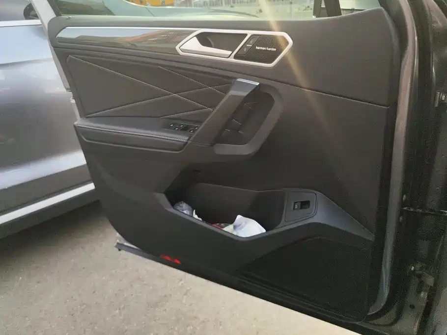 Volkswagen Tiguan L — миниатюра 7