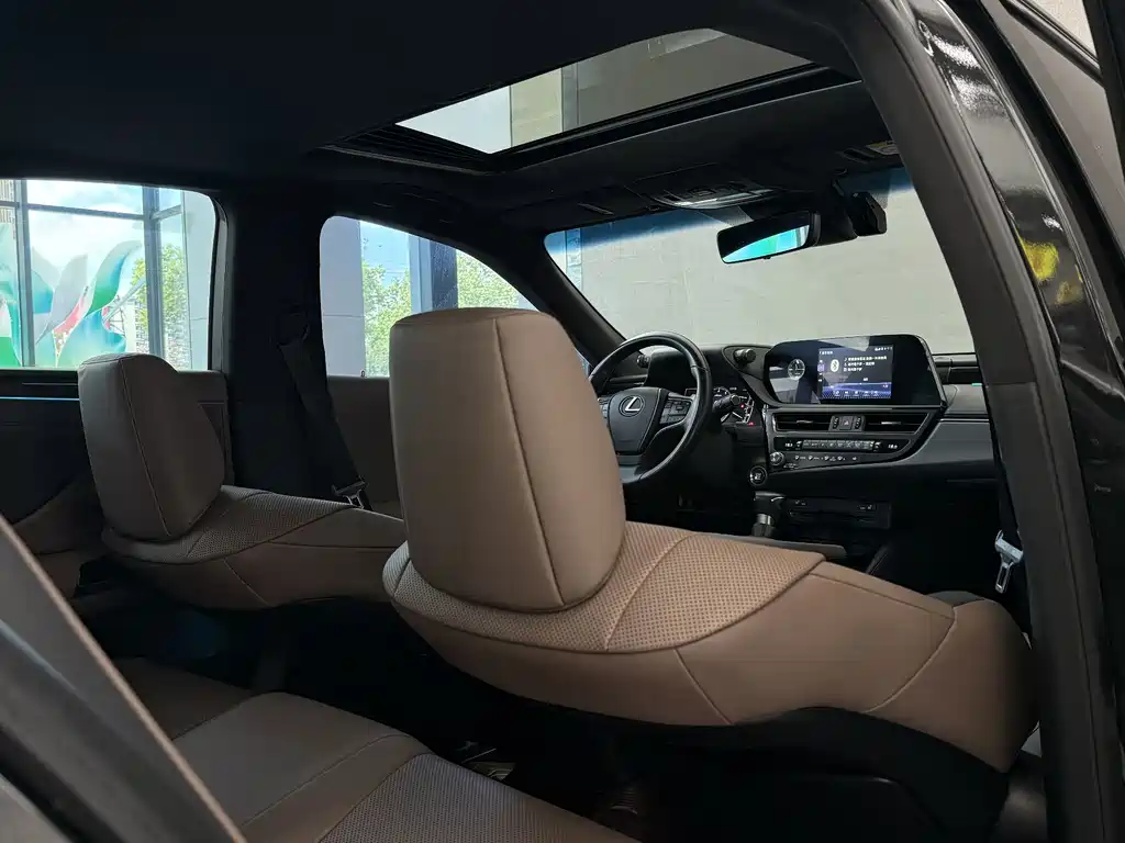 Lexus ES — миниатюра 20
