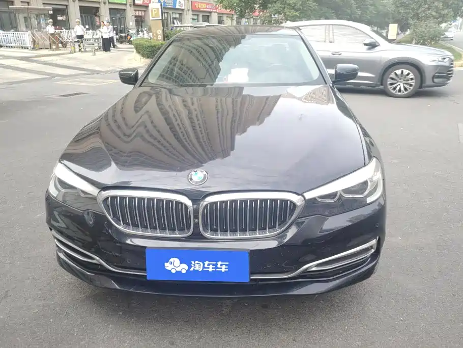 BMW 5 Series — миниатюра 2