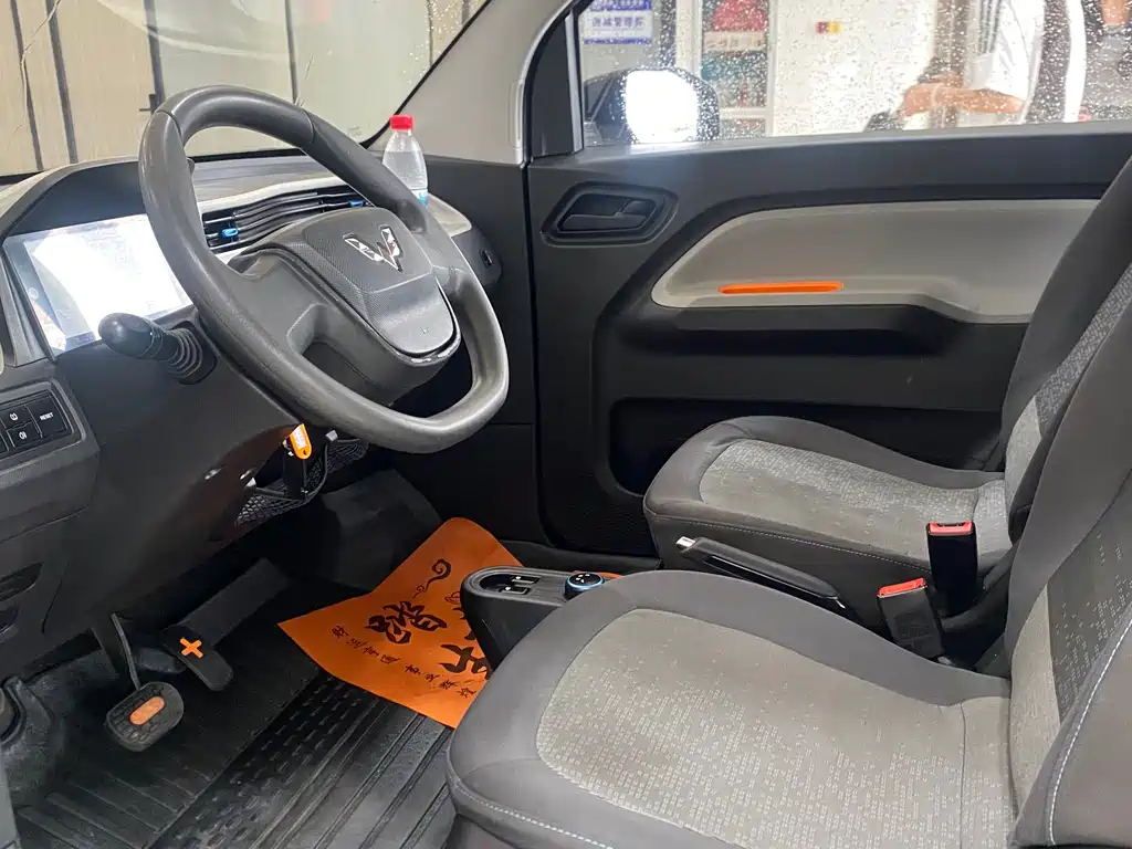 Wuling MINIEV — миниатюра 6