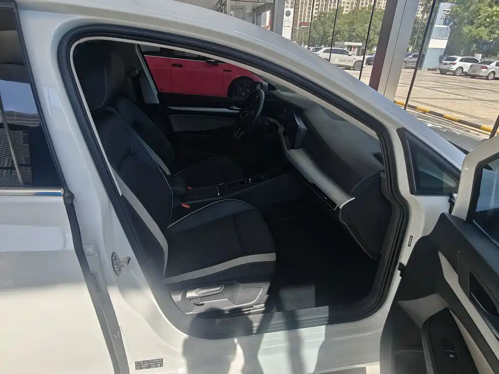 Volkswagen Golf — миниатюра 4