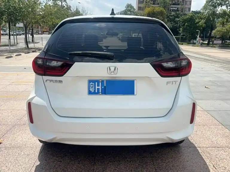Honda Fit — миниатюра 5