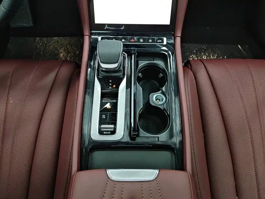 Hongqi Hongqi H5 PHEV — миниатюра 16