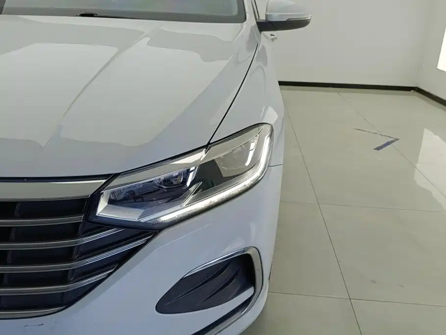 Volkswagen Lavida — миниатюра 5