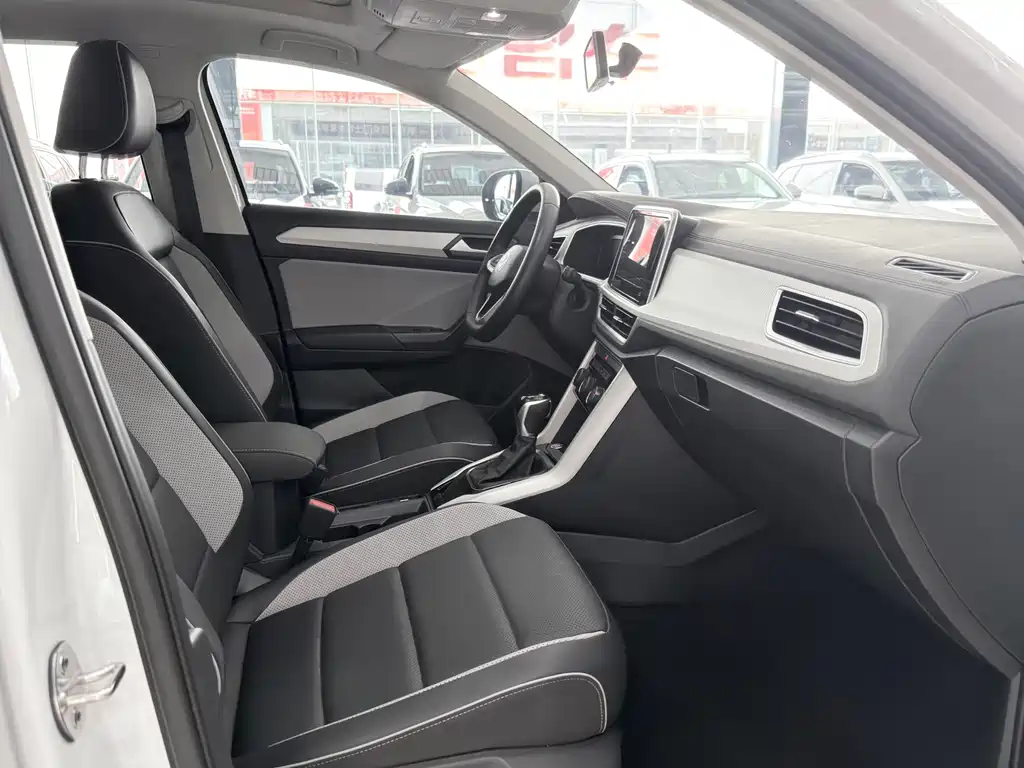 Volkswagen T-Roc — миниатюра 11
