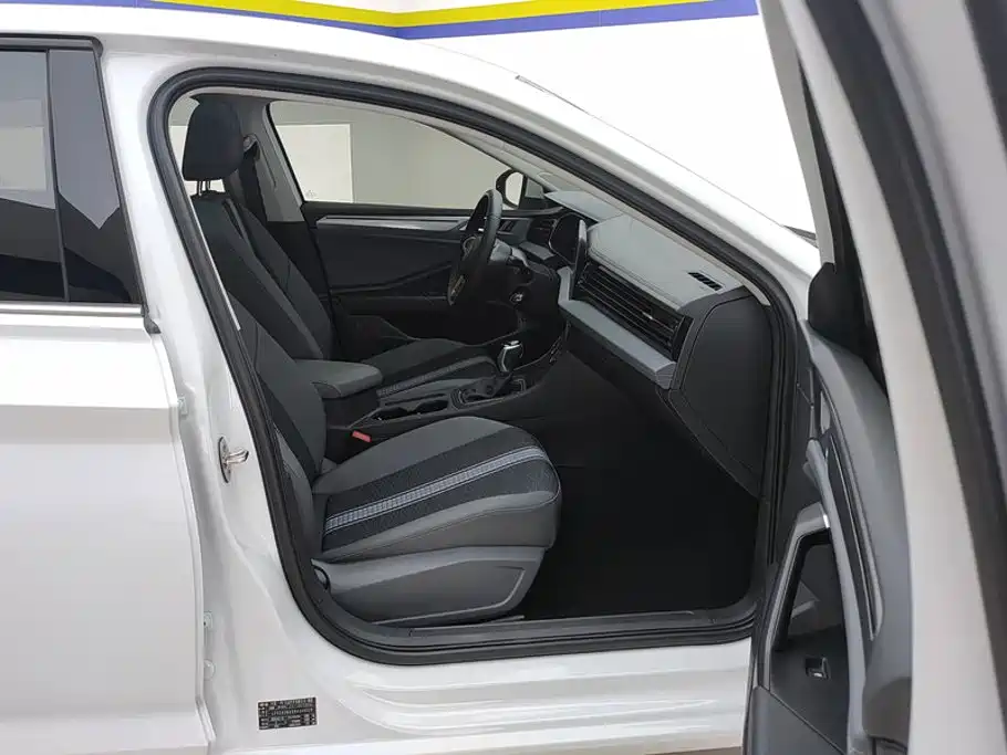 Volkswagen Sagitar — миниатюра 8