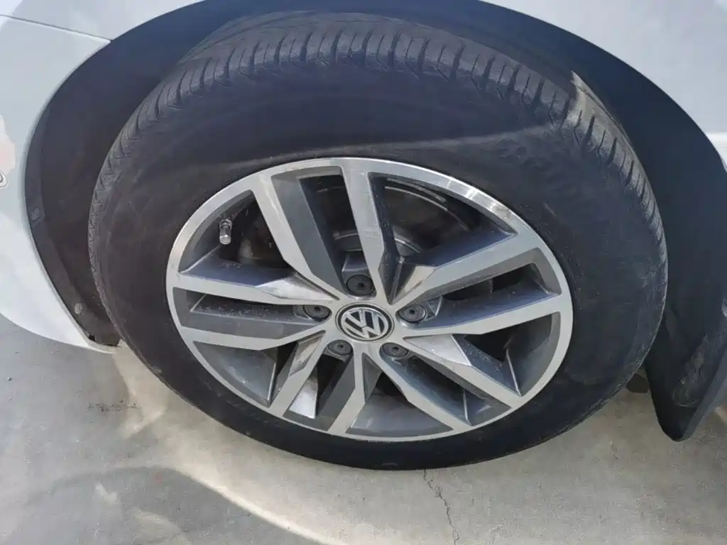 Volkswagen Golf — миниатюра 23