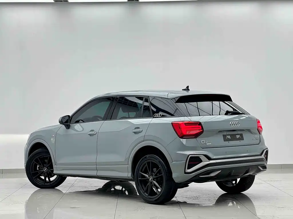 Audi Q2L — миниатюра 2