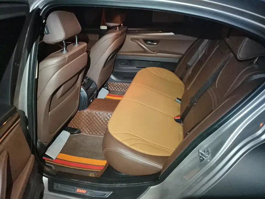 BMW 5 Series — миниатюра 11