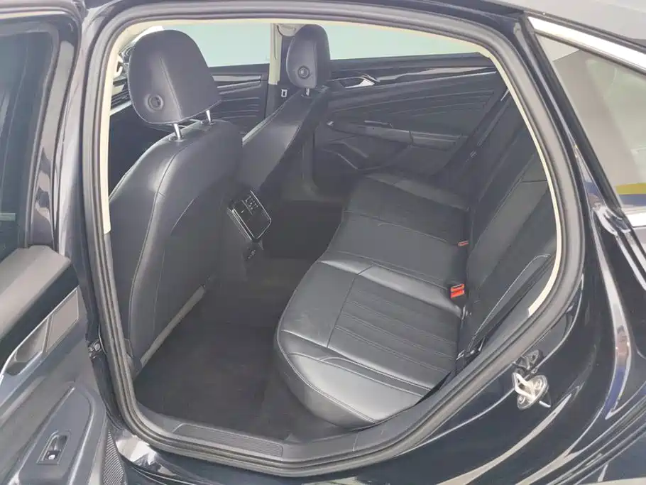 Volkswagen Passat — миниатюра 11