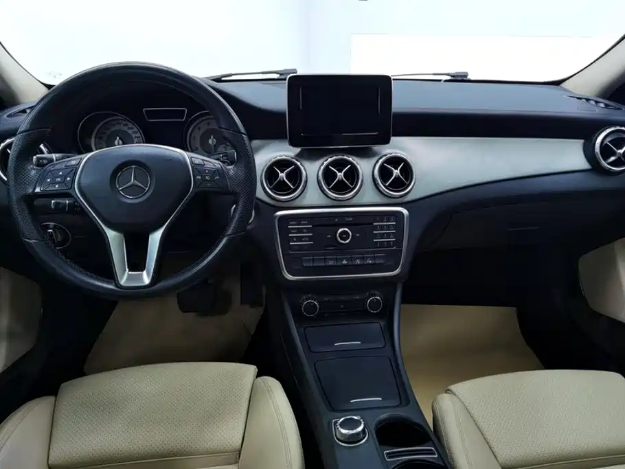 Mercedes-Benz GLA — миниатюра 12