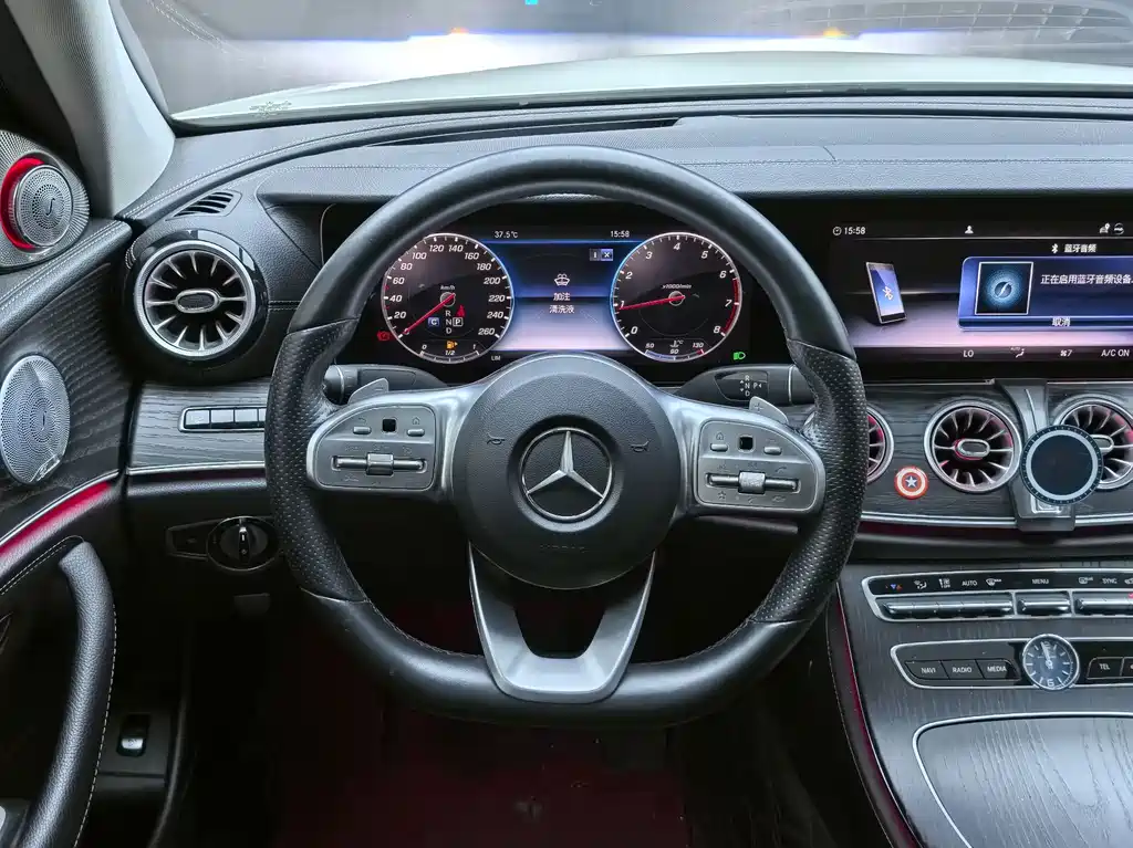 Mercedes-Benz E-Class — миниатюра 25