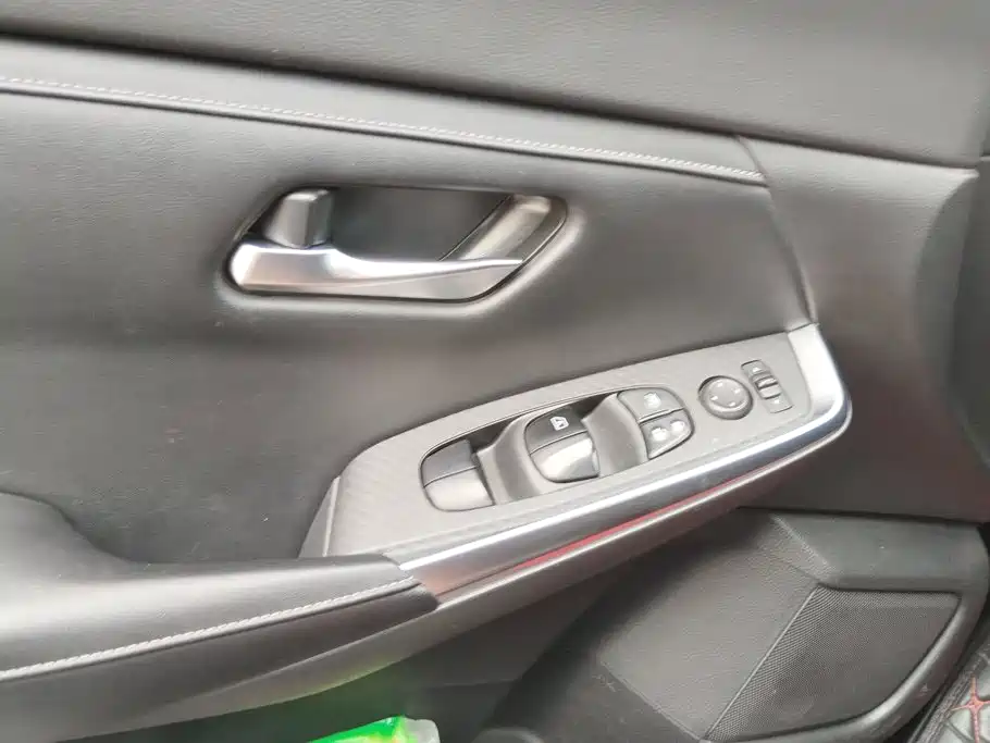 Nissan Sylphy — миниатюра 7