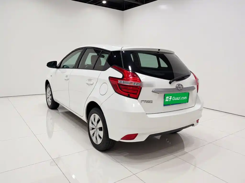 Toyota Yaris L — миниатюра 4