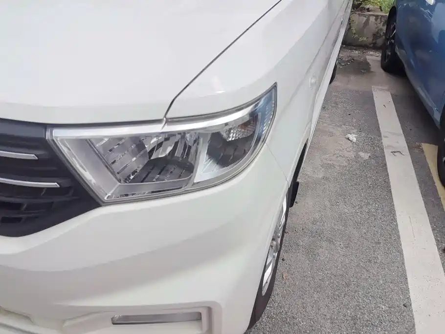 Wuling Hongguang V — миниатюра 5