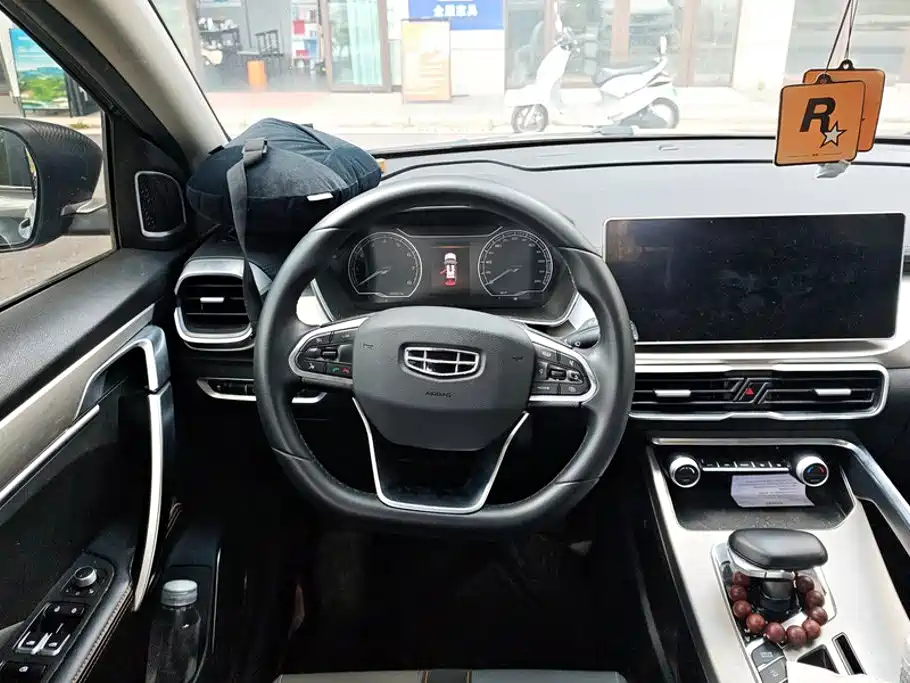 Geely Binyue — миниатюра 15