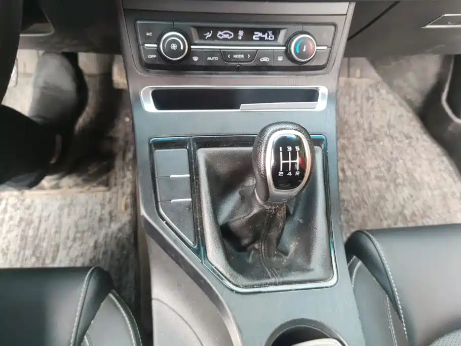 Geely Emgrand — миниатюра 16
