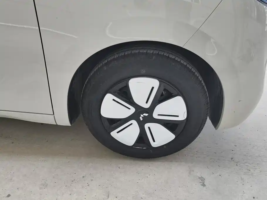 Wuling MINIEV — миниатюра 6