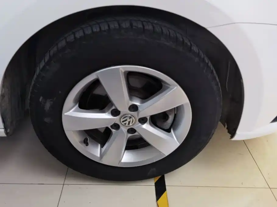 Volkswagen Lavida — миниатюра 6