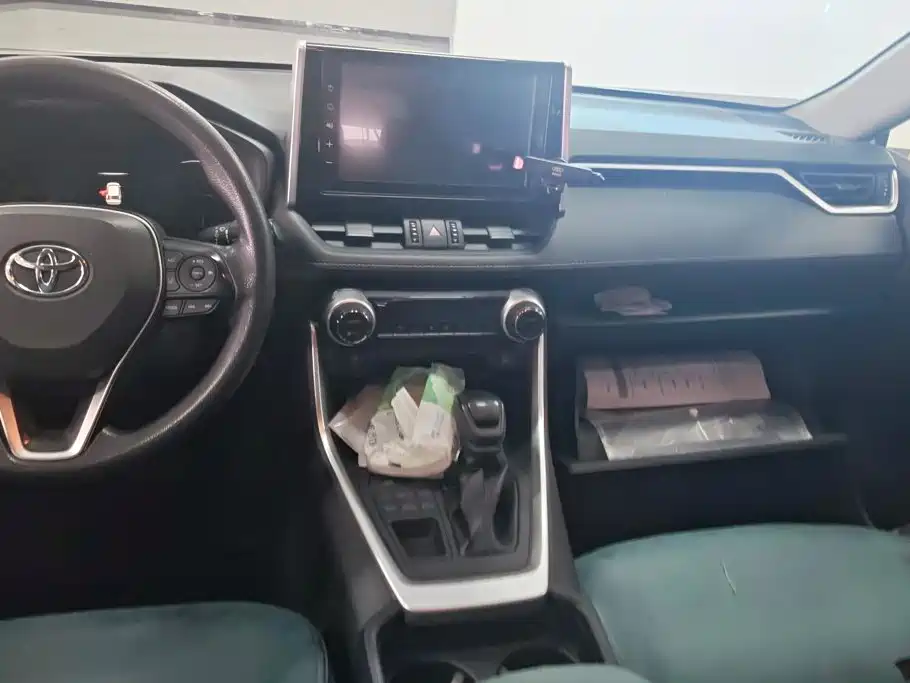 Toyota RAV4 — миниатюра 16