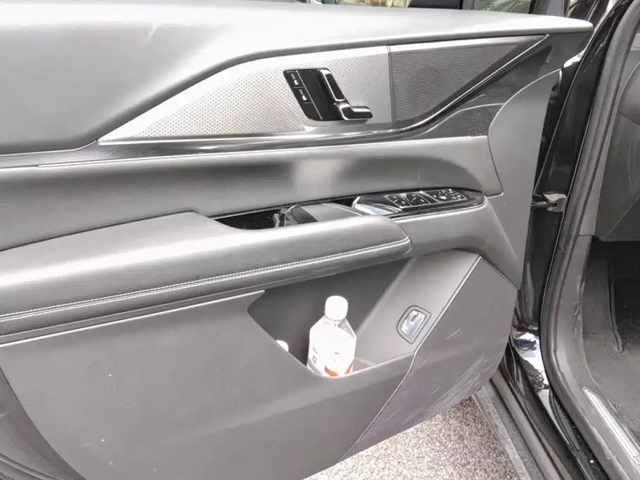 Cadillac XT5 — миниатюра 7