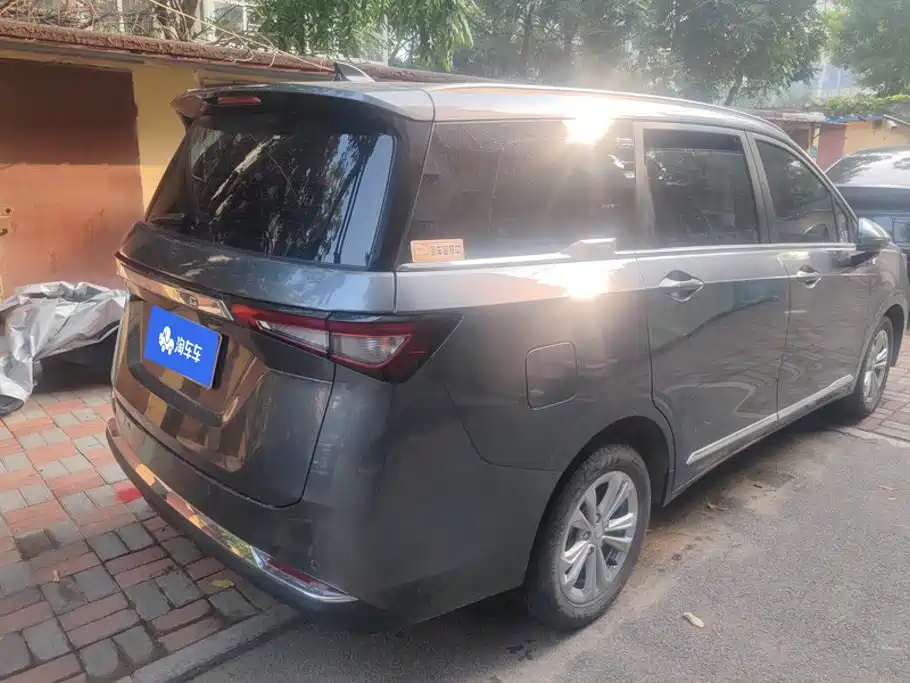 Wuling Jiachen — миниатюра 3